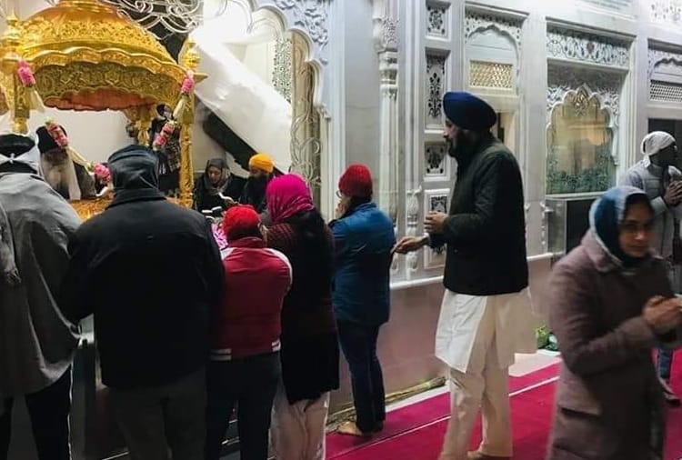Akali leader Bikram Majithia, who is absconding in Drugs case Spotted in Golden Temple of Amritsar
