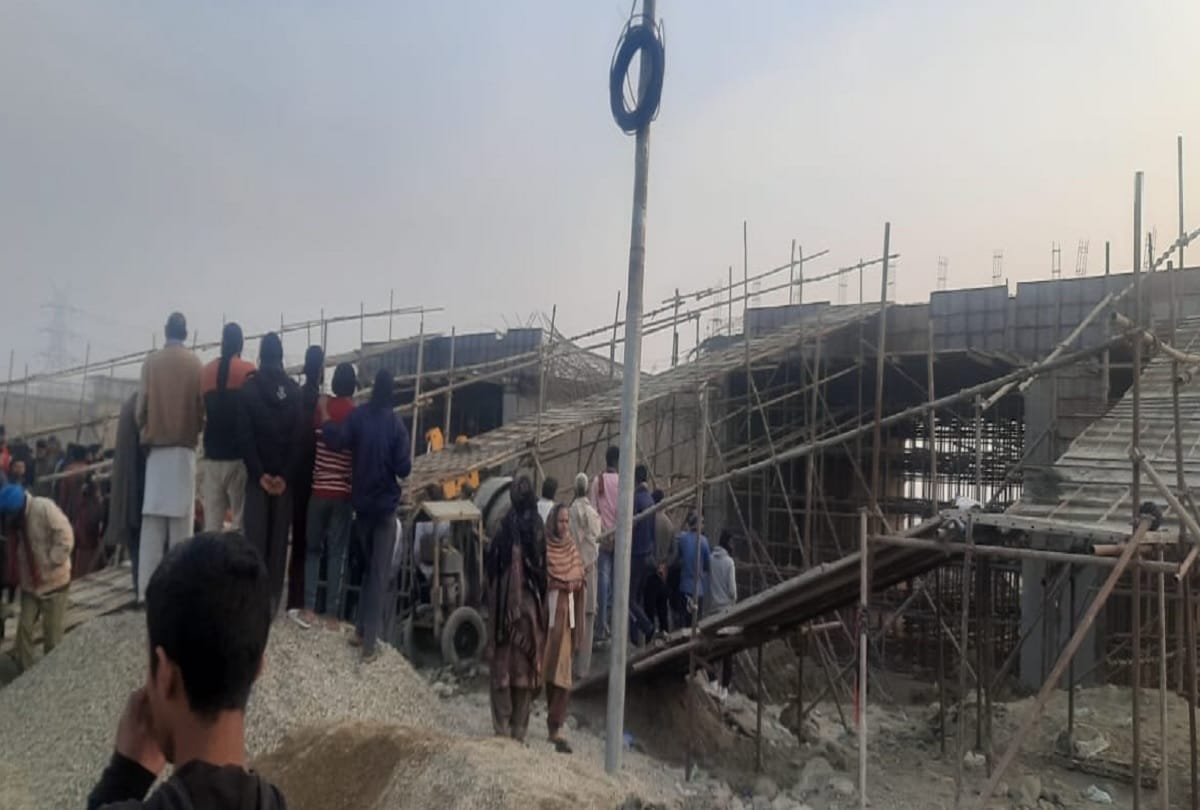 Jammu Kashmir: Thirty workers buried in Samba bridge shuttering collapsed, army and administration carried out rescue