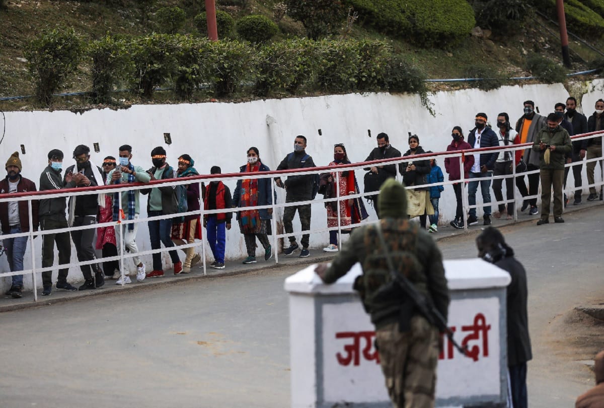 Vaishno Devi Yatra: Now you will be able to travel only on online booking, slip system closed