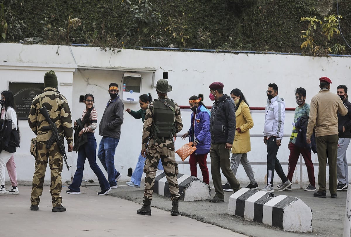 Vaishno Devi: Additional staff deployed on the narrow corridor, devotees were allowed to proceed in a queue, checking after the accident was strong