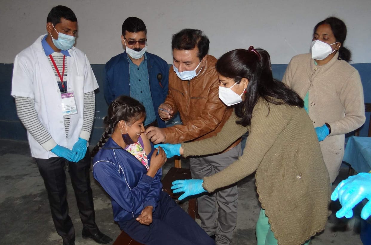 2800 adolescent girls got corona protection
