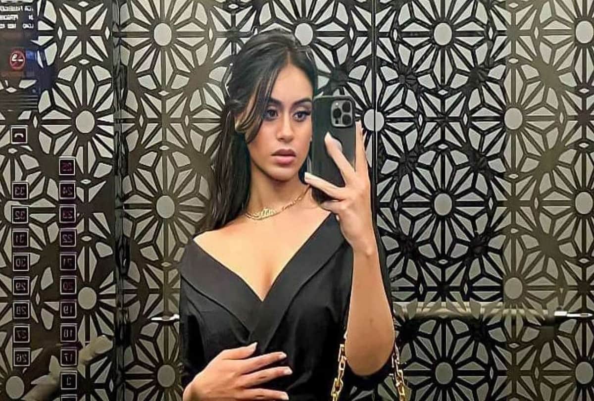 Kajol and Ajay Devgn's daughter Nysa Devgn flaunts her curves in sexy crop top with plunging neckline
