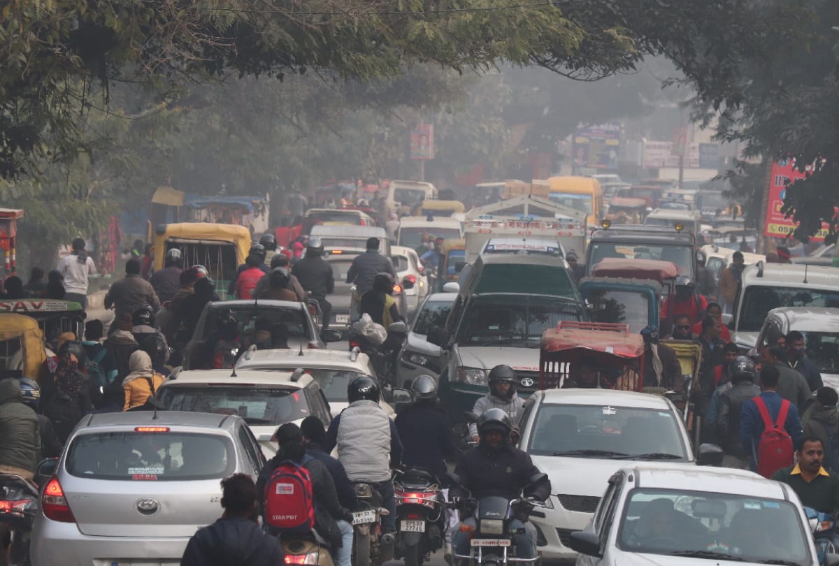 heavy traffic jam in Gorakhpur city after route diversion