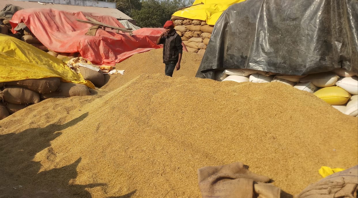 fathepur news,35.78 crore outstanding on farmers' purchasing agencies