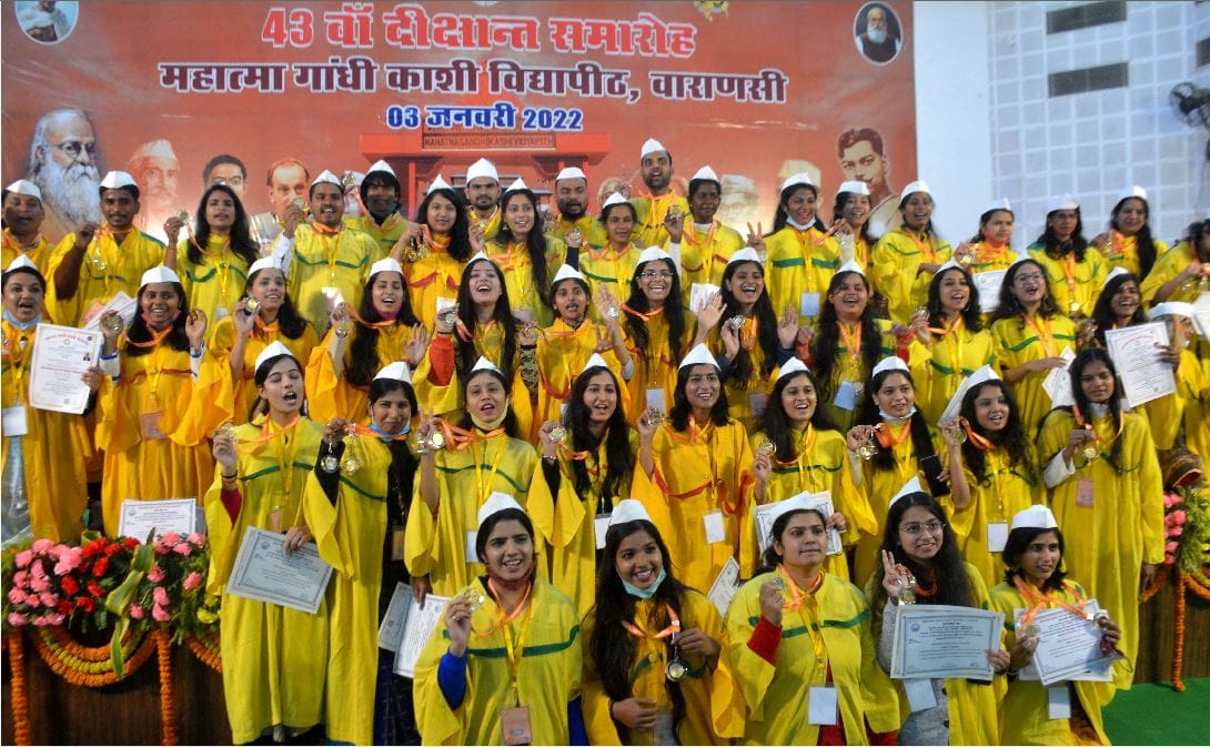 Kashi Vidyapeeth convocation ceremony stunned after receiving gold