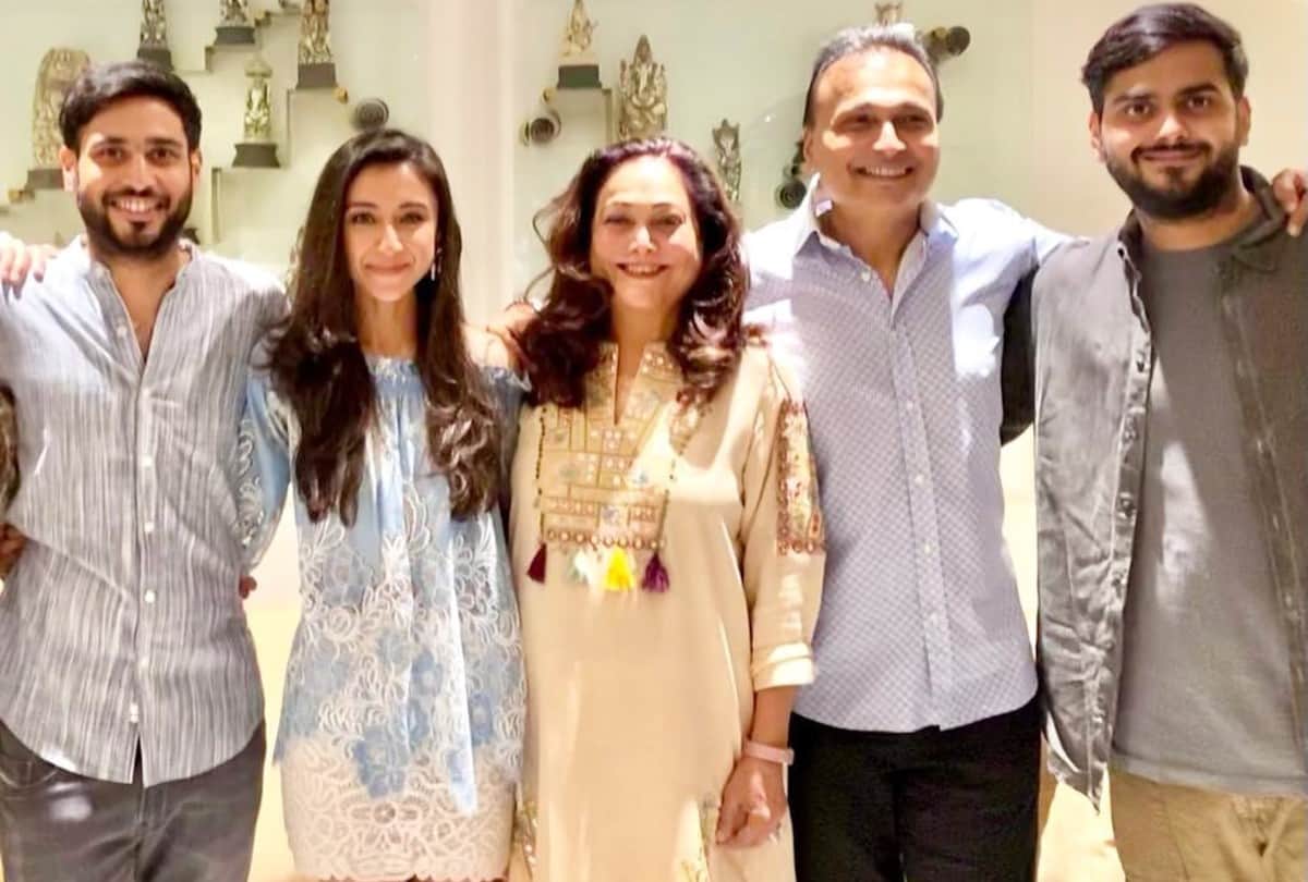 Shweta Bachchan Nanda shares picture of Anmol Ambani's Mehndi ceremony with mother Jaya Bachchan and Tina Ambani