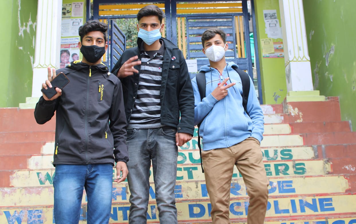 Enthusiasm among students for vaccination, vaccinated happily