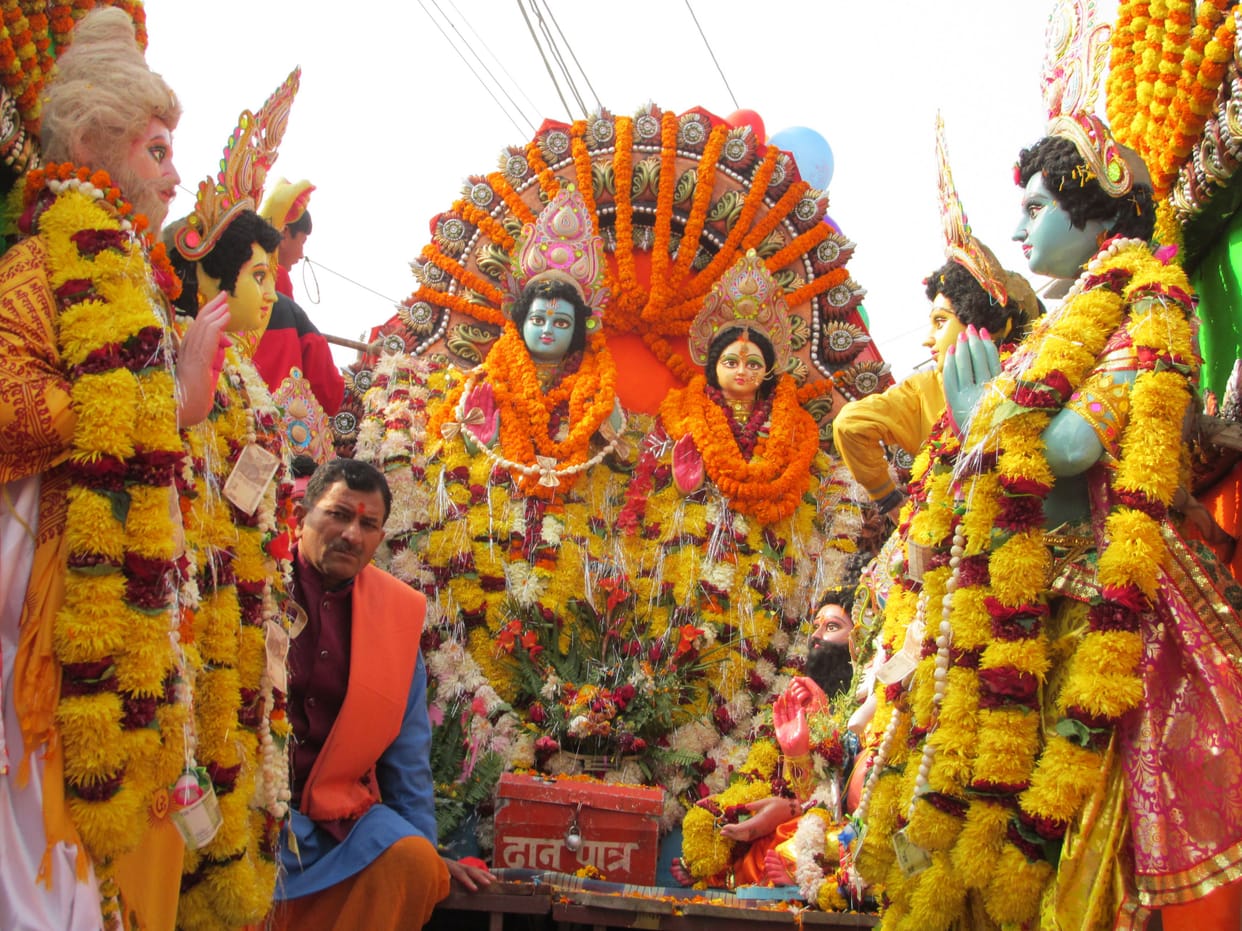 procession of Shri Ram's court, Har Har Mahadev's cheers