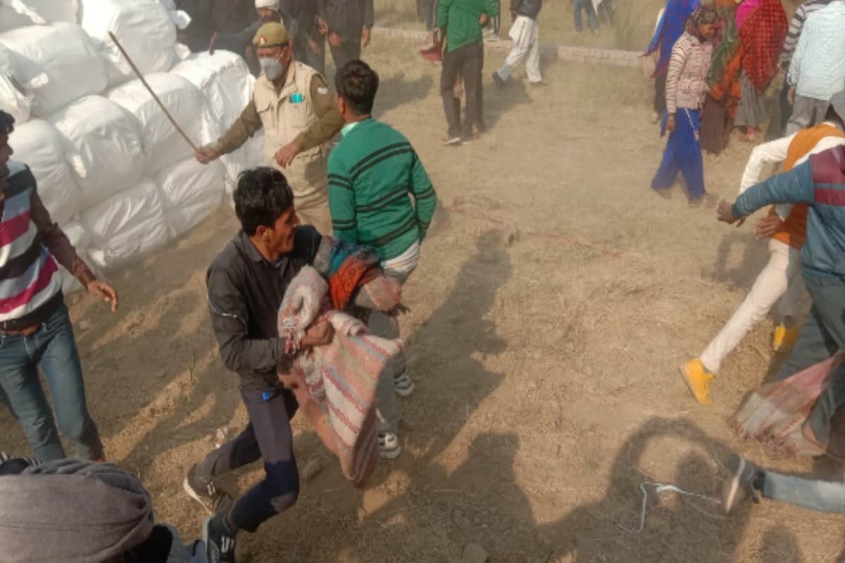 Stampede in blanket distribution program, police lathi-charged