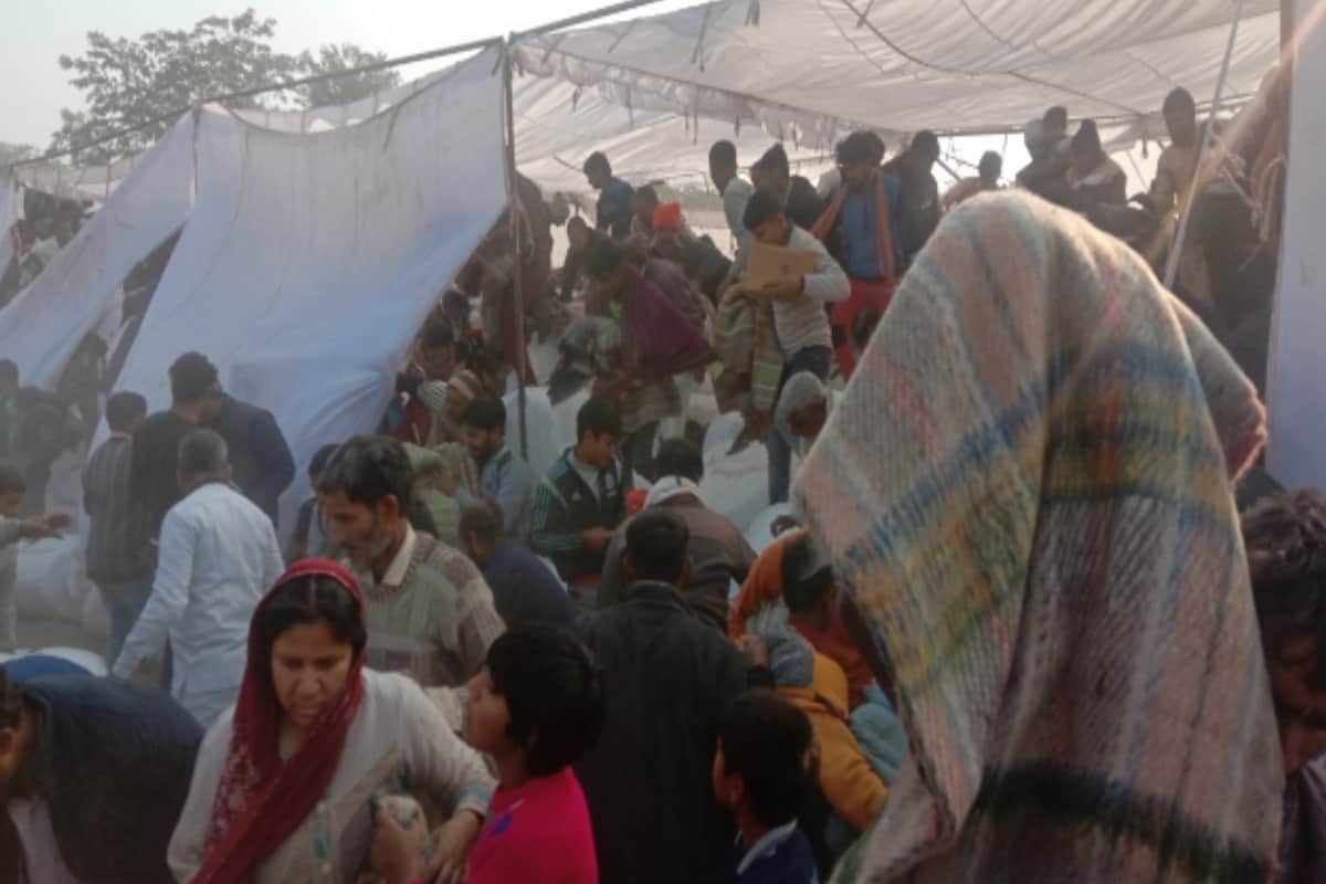 Stampede in blanket distribution program, police lathi-charged