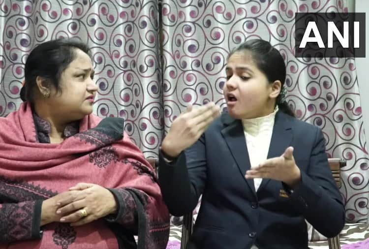 Punjab Deputy Cm Sukhjinder Randhawa offered to help speech impaired chess player Malika Handa