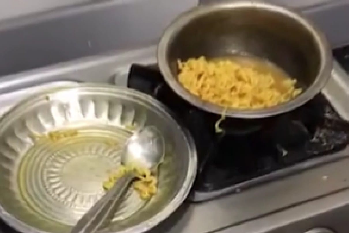 Hungry thieves in Chhatarpur: Thieves entered the house after breaking the lock, made Maggi, ate cashew-almonds and watched TV, then cleaned their hands on cash and jewelry