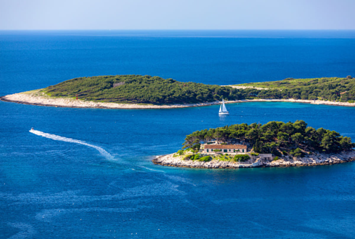 most beautiful island in the world croatian Bavljenac island looks like a fingerprint