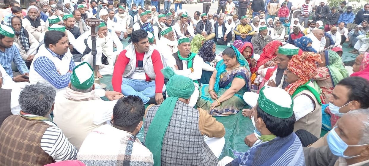 Farmers put lock on NPCL office, sit on indefinite strike