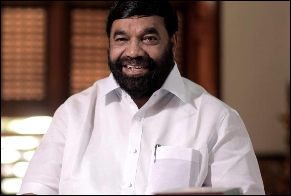Kerala Minister Survived: Kerala minister's car rammed into a truck, narrowly saved his life