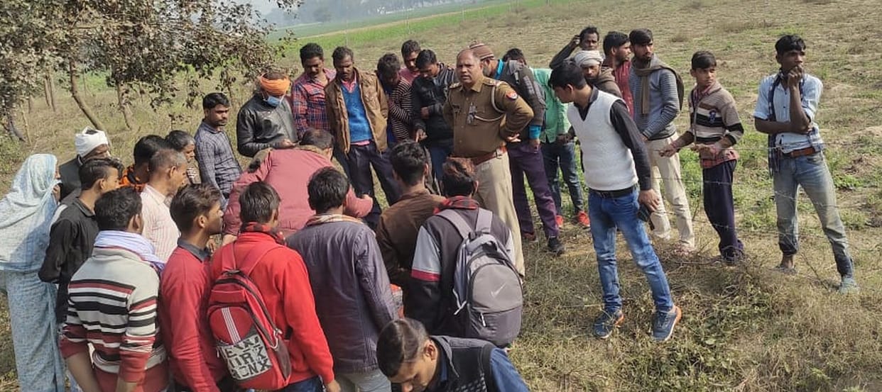 The dead body of the woman was thrown in the pit after killing