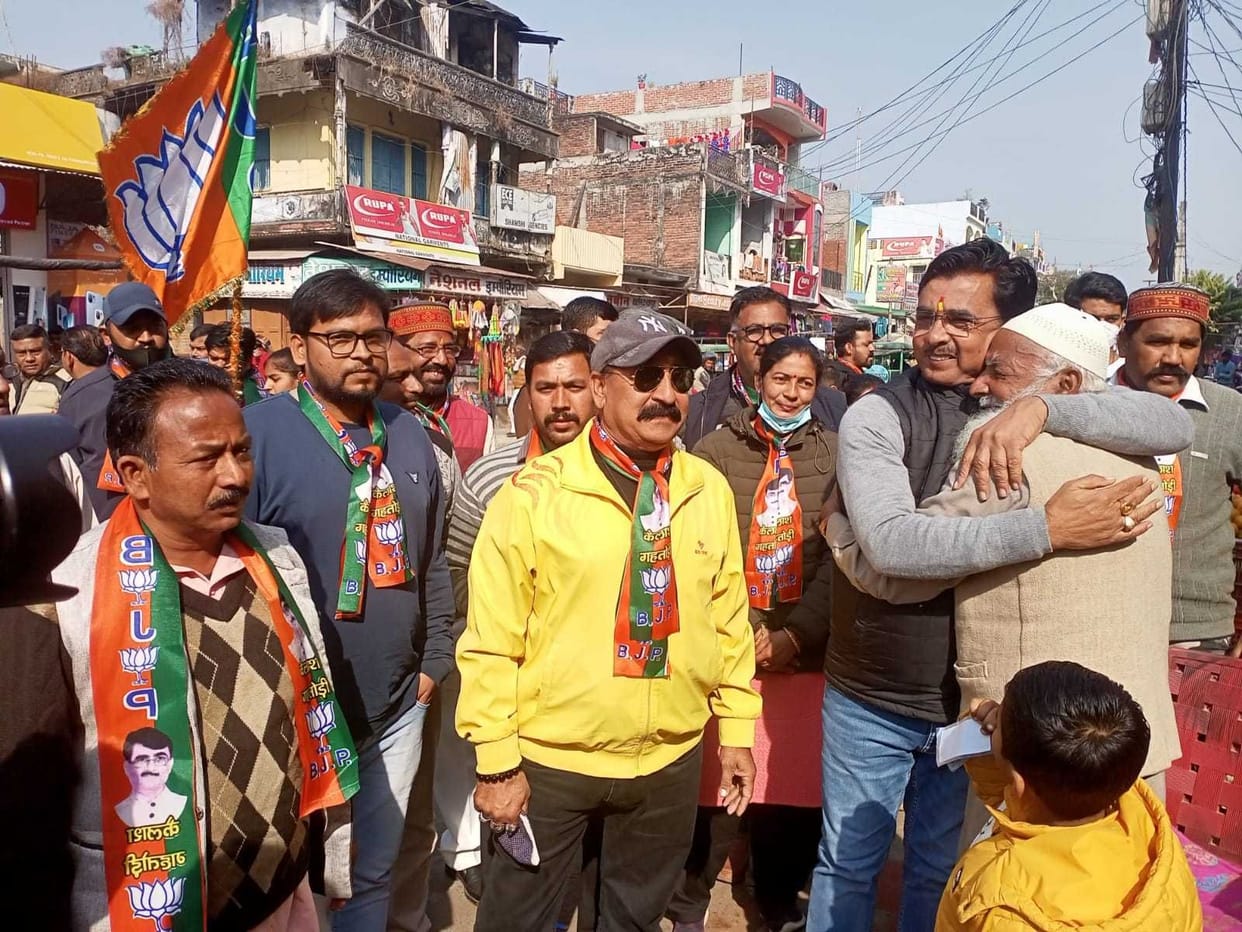 BJP-Congress alike in ignoring Corona rules