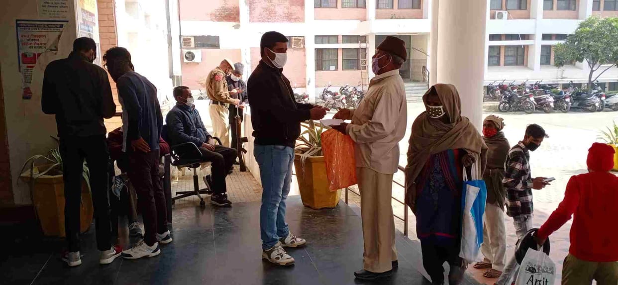No mask not shown in public places, following orders of no service