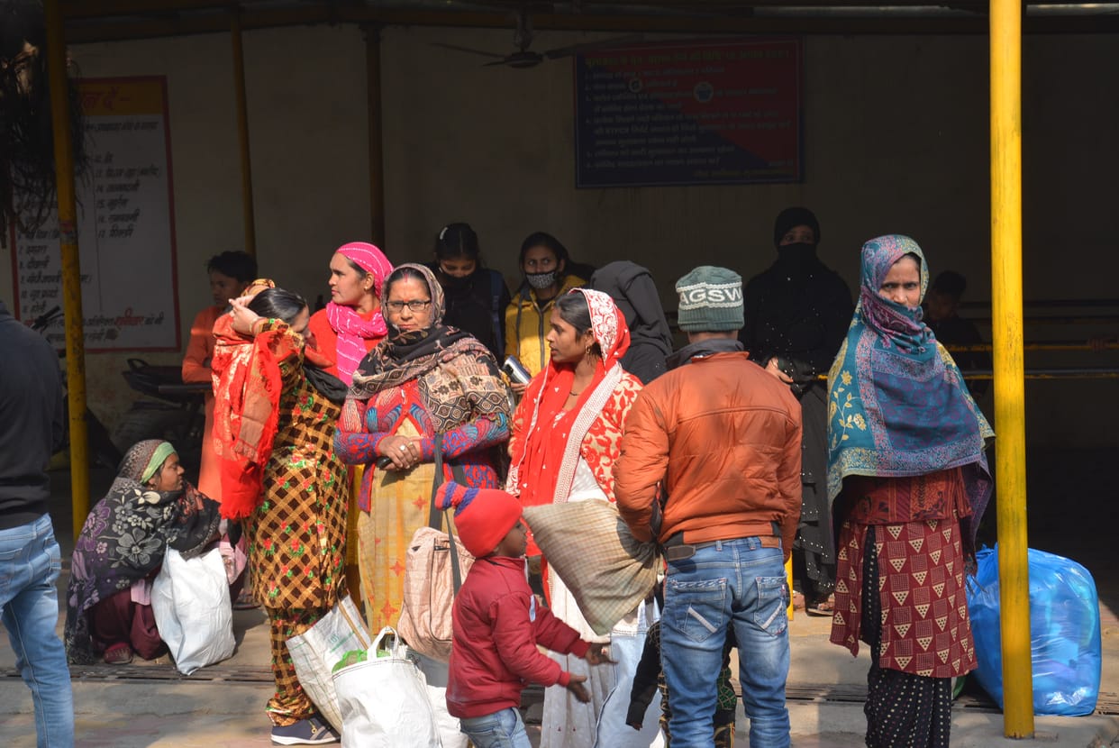 Meeting with prisoners stopped, relatives gathered at the jail