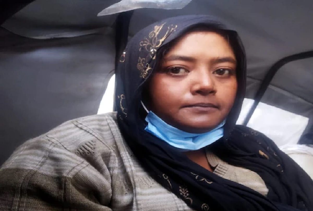 Jharkhand Police arrested Lady Drug peddler from Ranchi she used to supply drugs by scooty