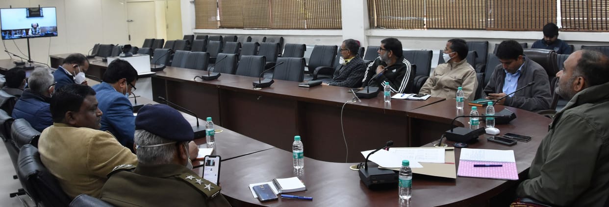CM reviews corona arrangements through VC