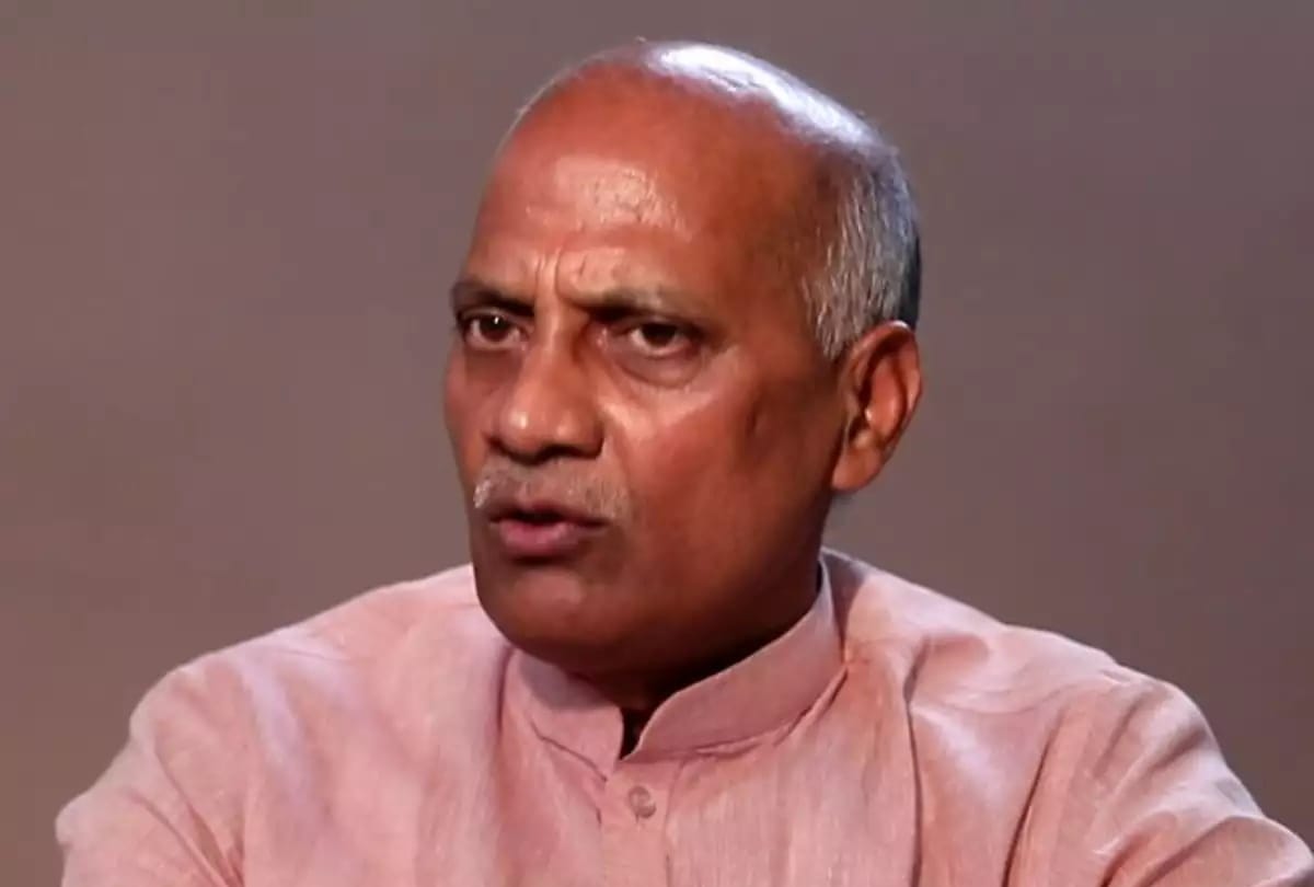 BJP MLA Mahendra Pal Singh caught cheating on two quota shops in Gorakhpur