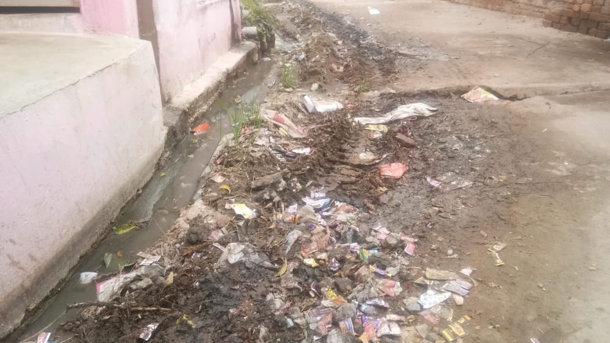 fathepur news,There is no cleaning worker in Maharaha for five months