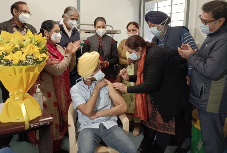 Anti Corona Vaccination Started in Mohali