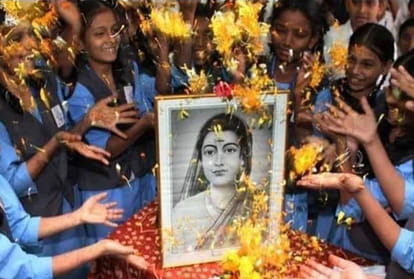 savitribai phule birth anniversary she became indias first female teacher know interesting facts about her