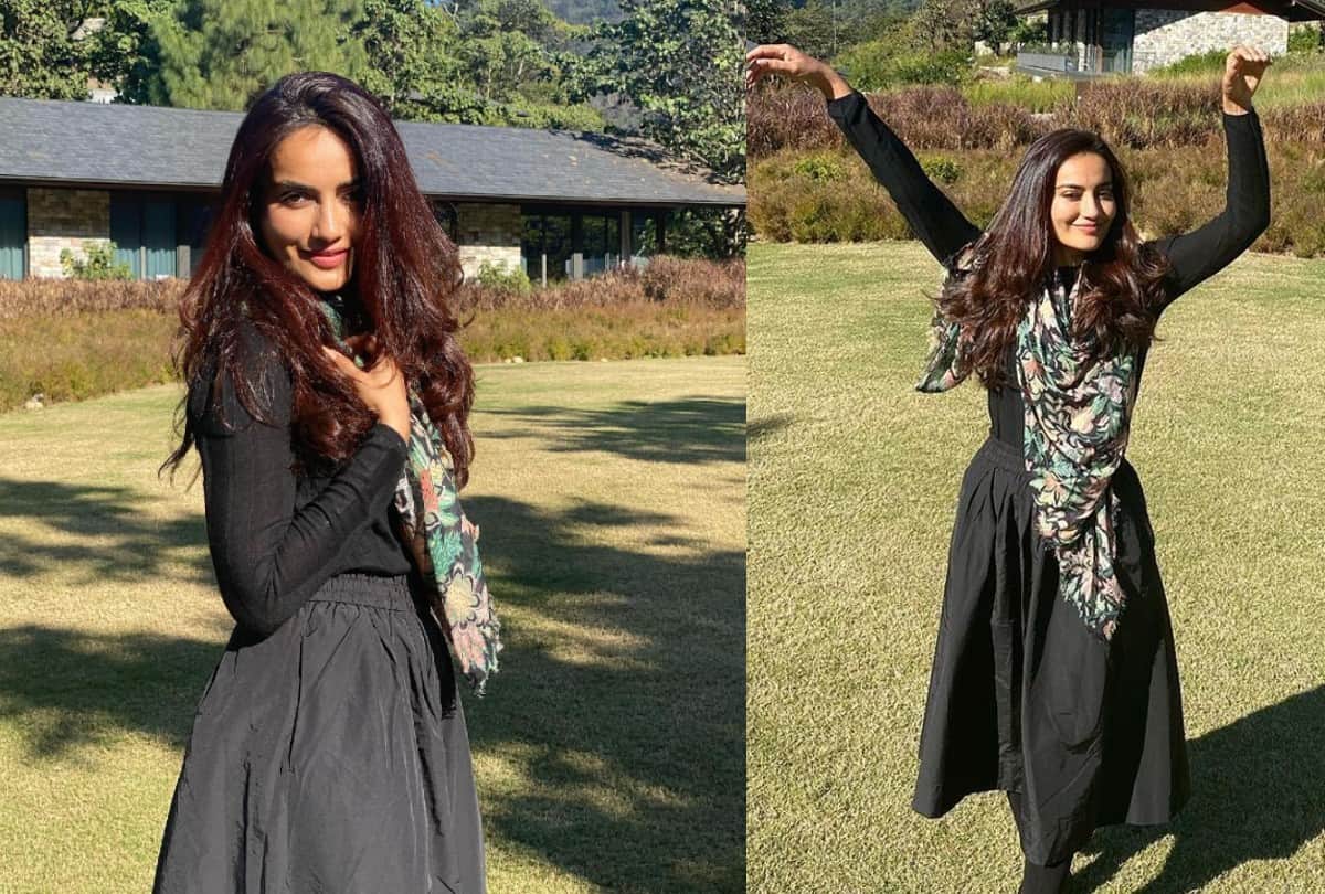 Actress Surbhi Jyoti fashion tips To Wear Skirt To look More Stylish and Attractive