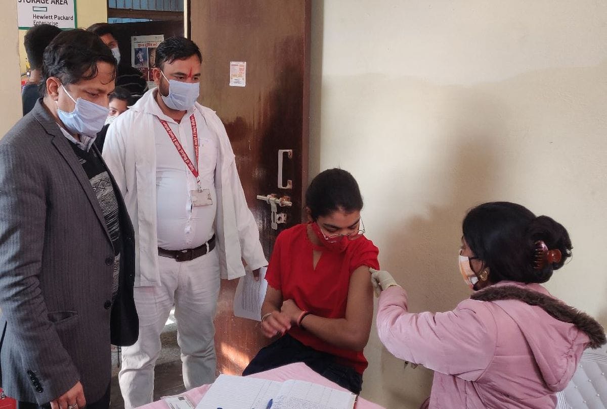 Agra Teenagers Josh high after getting vaccinated