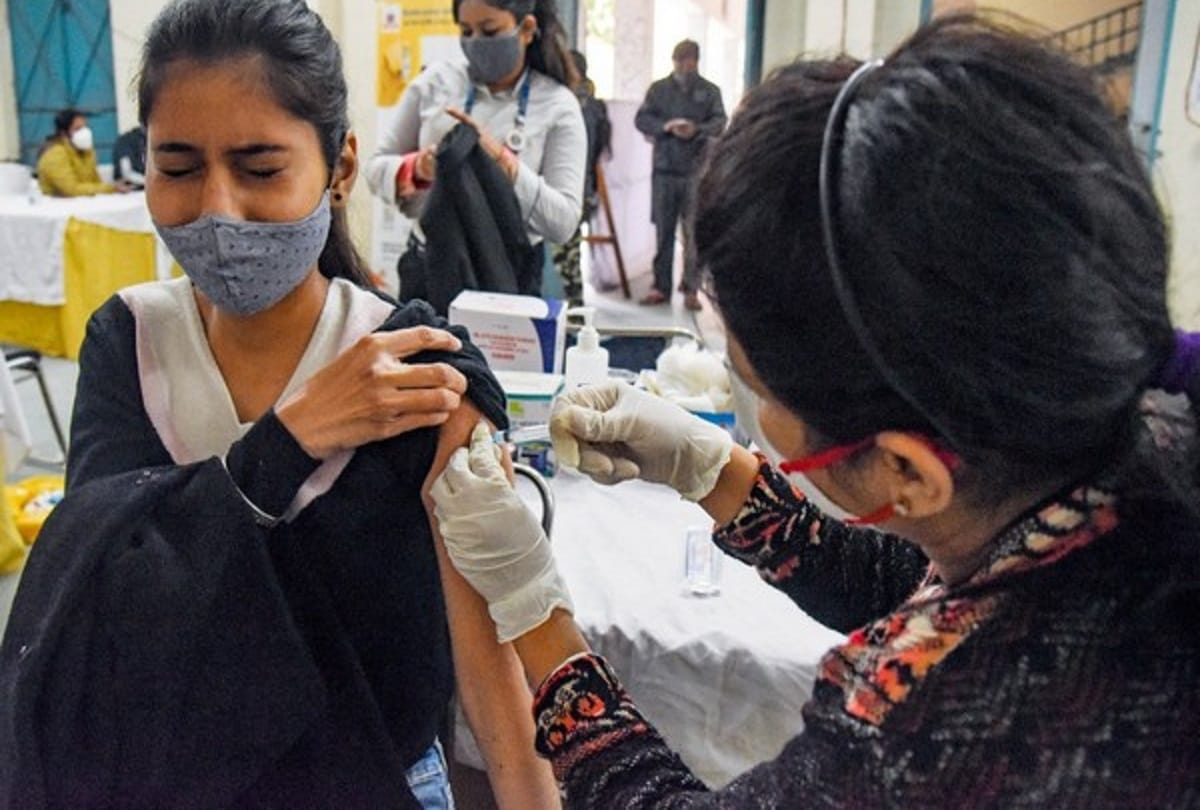 350 people including CDO and nine doctors found corona positive in Gorakhpur