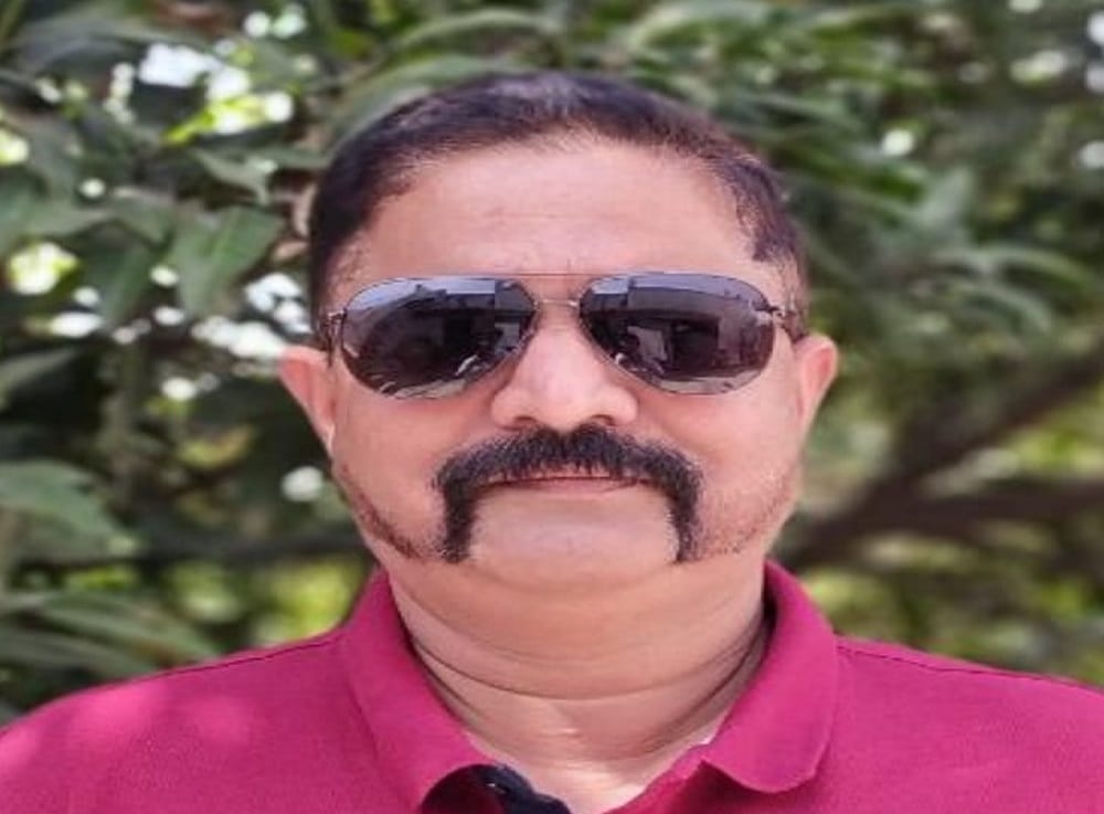 Road accident in varanasi due to fog seed businessman died after Car collided with truck on Ring Road