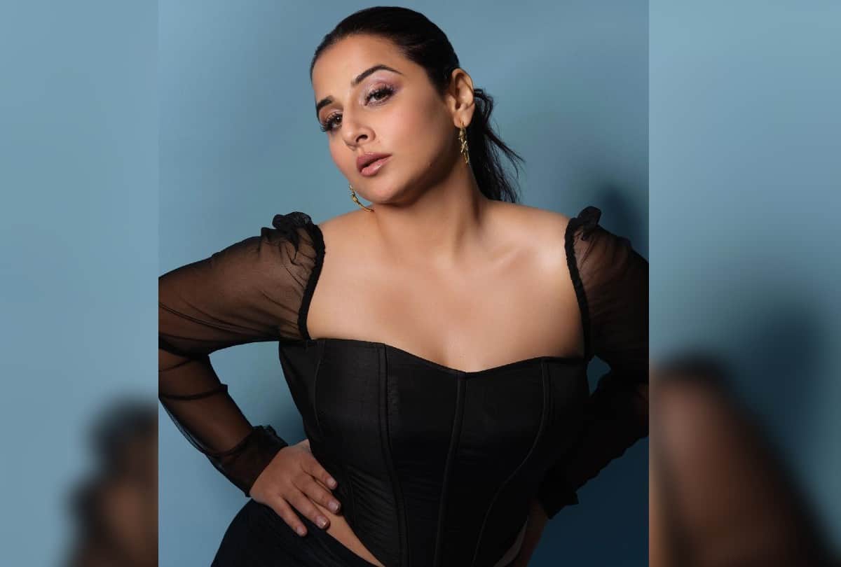 Vidya Balan Western Look Photos Goes Viral Wear Black Western Outfit