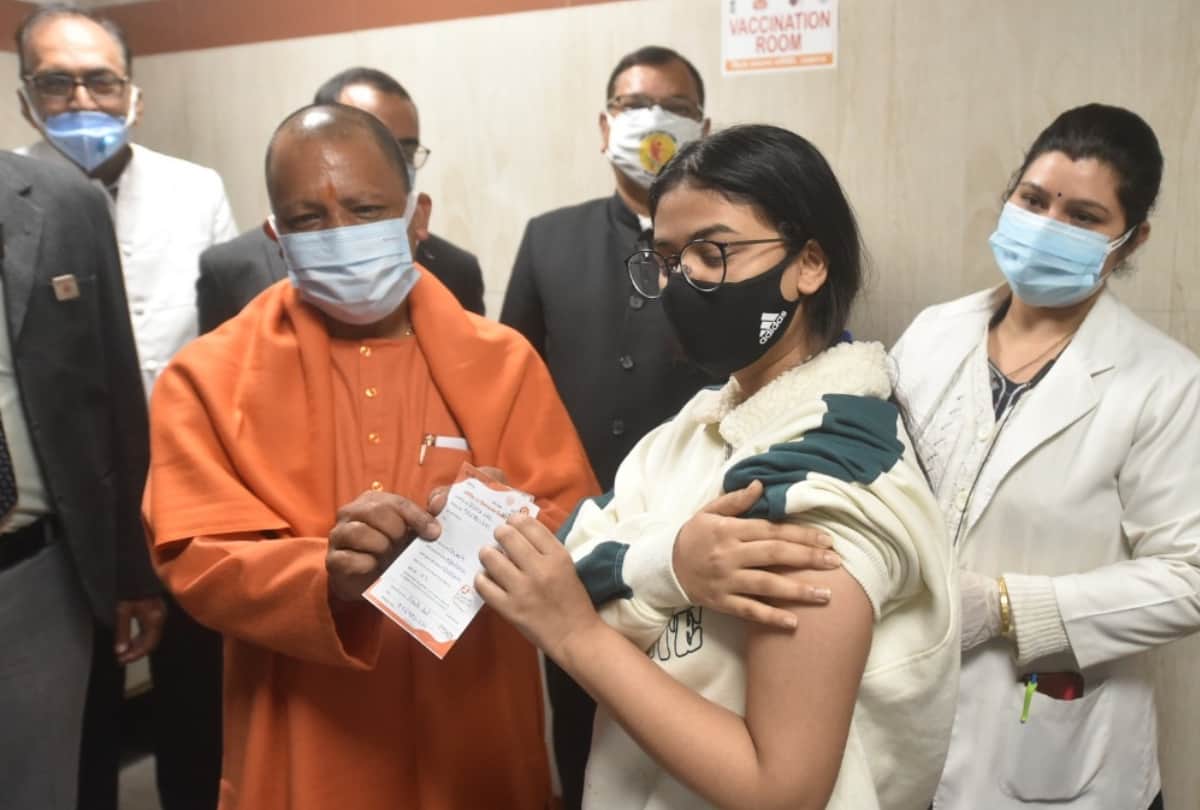 Vaccination starts in Uttar Pradesh for teenagers.