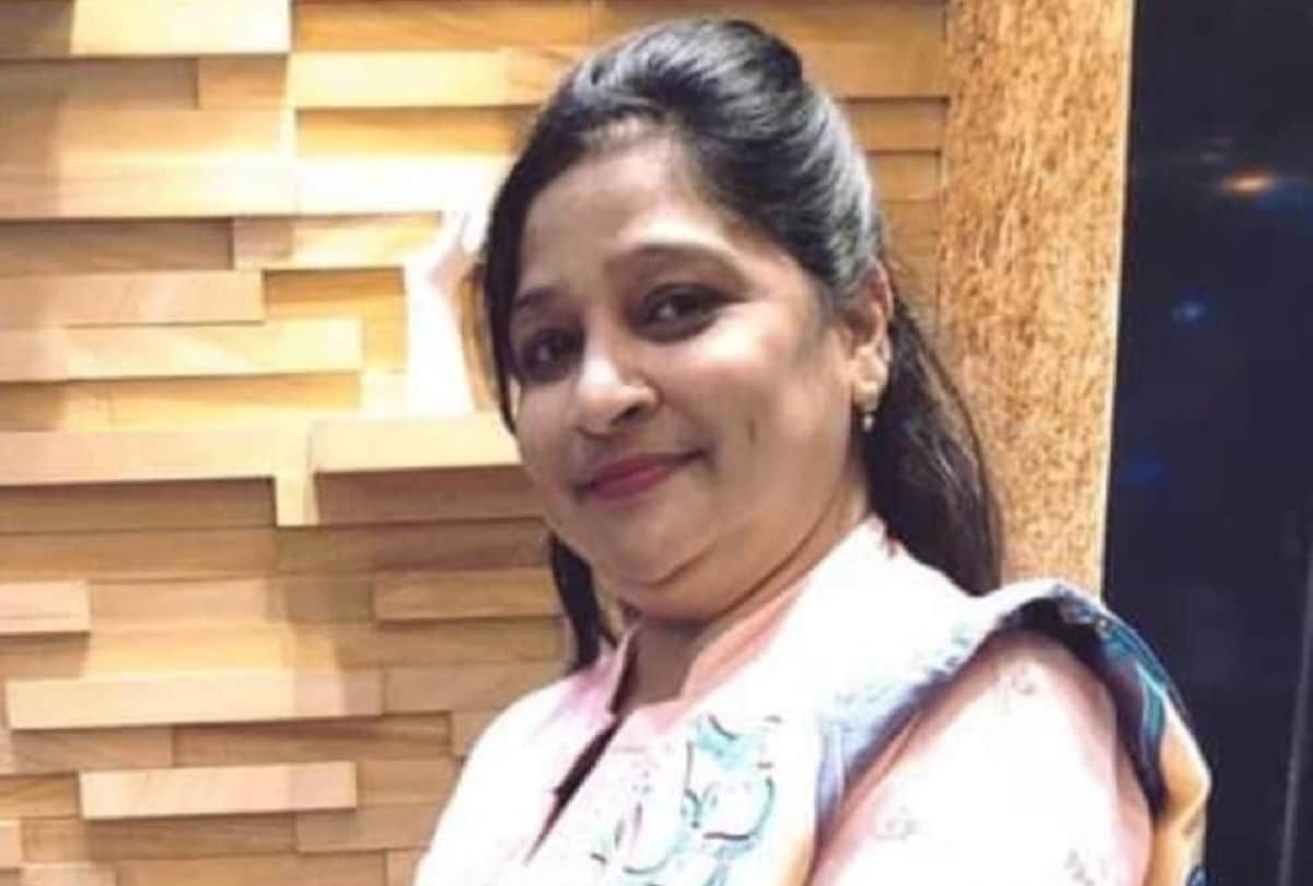 Congress woman councilor varsha darayani dead body found in pond