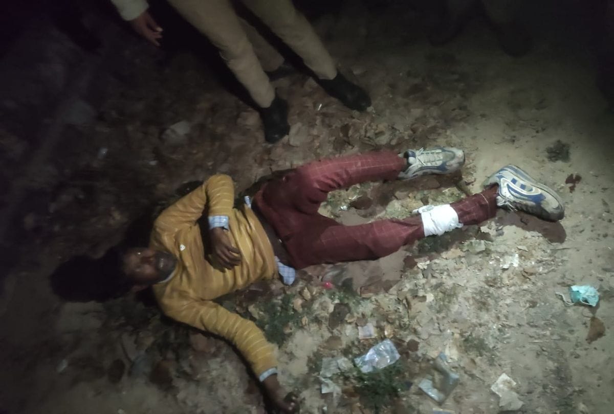 Police arrested the accused of murder in the encounter in agra