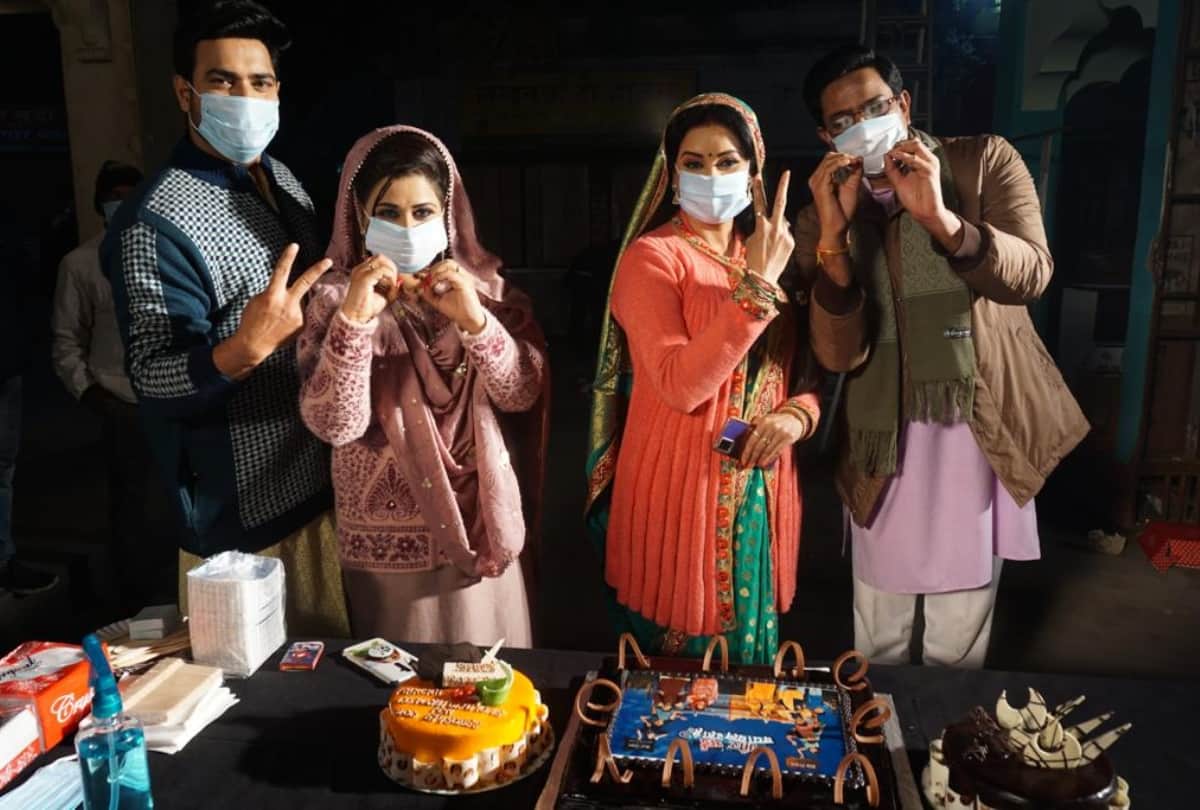 Aur Bhai Kya Chal Raha Hai comedy serial cast celebrating the completion of two hundred episodes on the sets