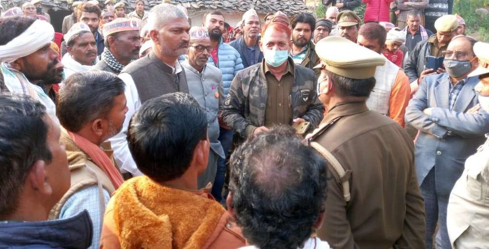 police,dharna,khanan