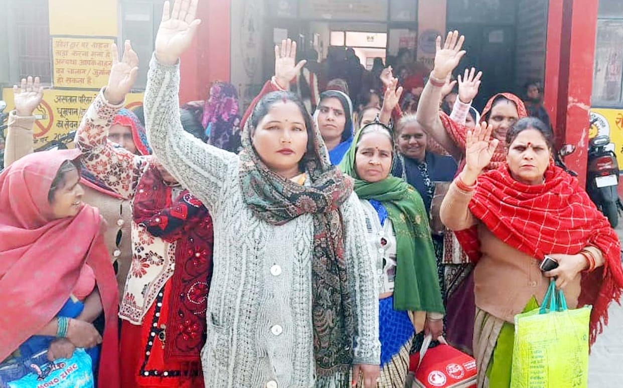 Asha workers demonstrated at Banda CHC