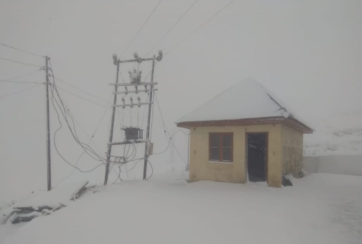 Change in weather: Snowfall in Kashmir and rain in Jammu increased the coolness, Srinagar-Leh highway closed
