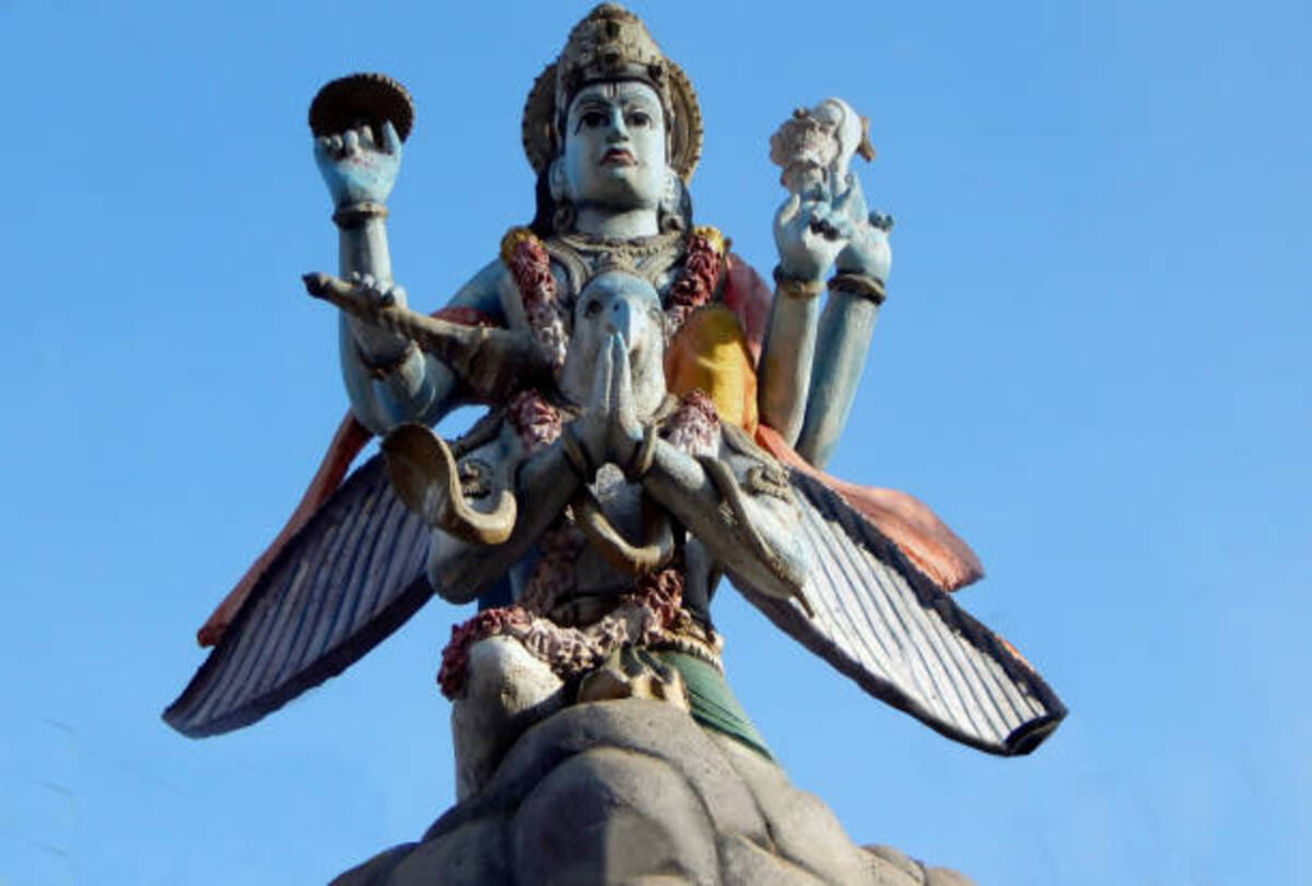 Garuda Purana After the funeral do not look back know what is the reason behind it