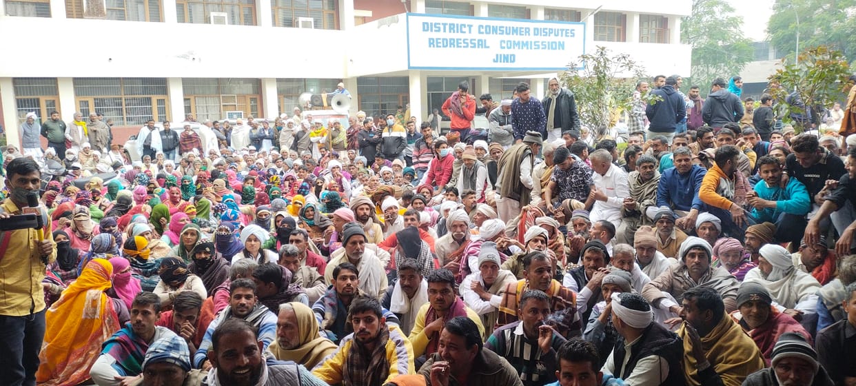 The people of Thua Tapa warned the administration against the withdrawal and arrest of social boycott cases in Chhattar and Khapar villages.