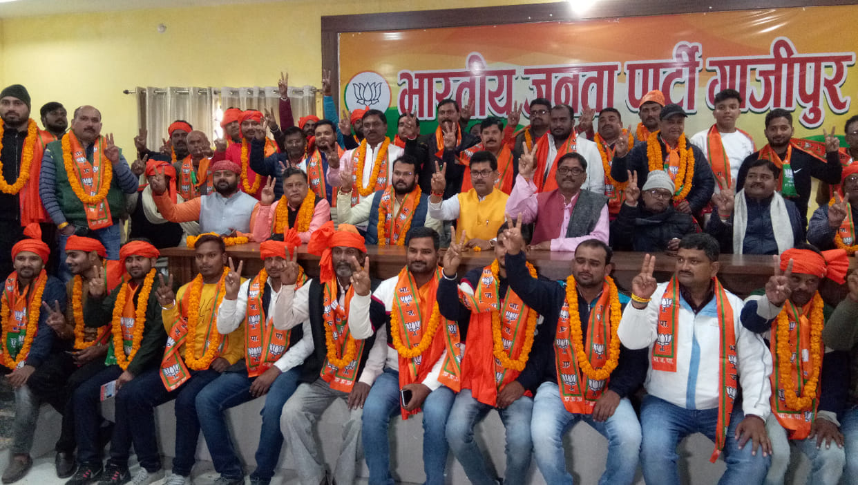 Tribhuvan and Abhishek Singh join BJP with supporters