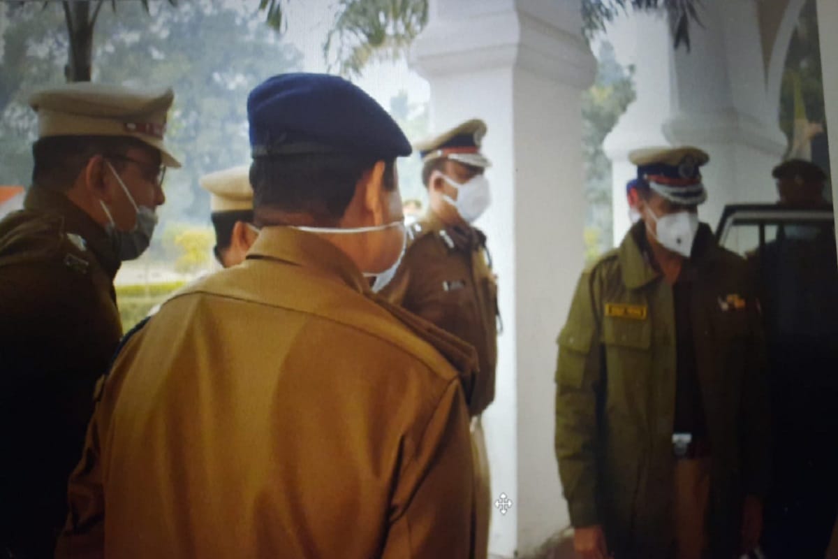 UP News: DGP Mukul Goyal has a high level meeting with police officers in Meerut