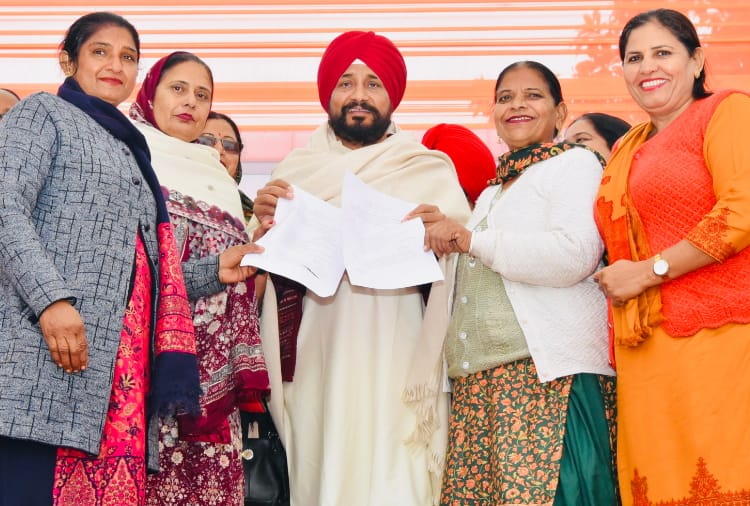 Punjab CM Charanjit Channi announced to increase monthly honorarium of Anganwadi workers