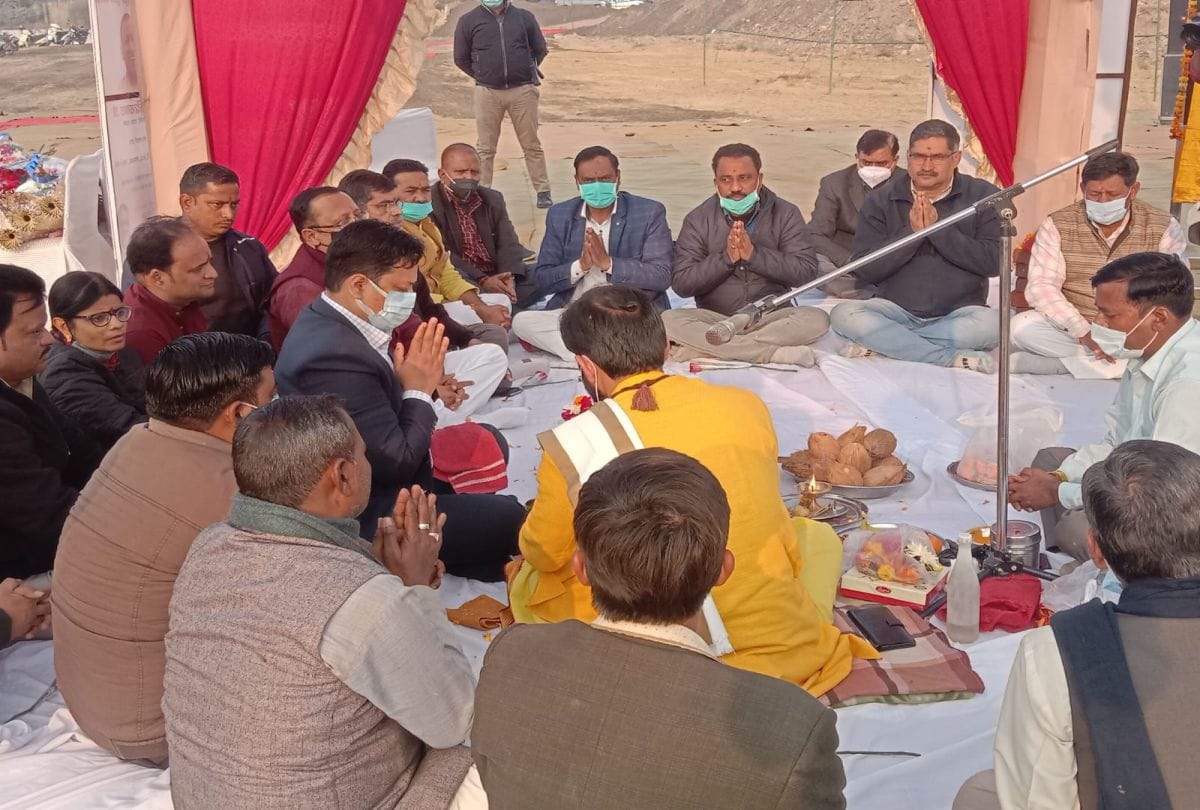 CM Yogi Adityanath laid the foundation stone of the waste to energy plant in Agra