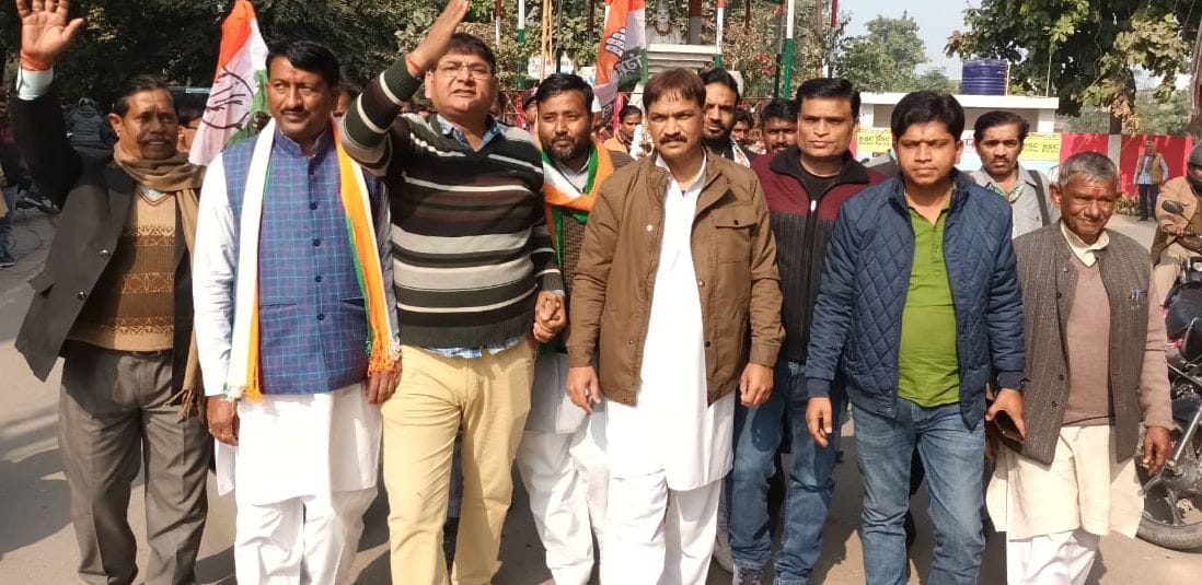 fathepur news,Get the money stuck in Sahara, Pulse paid