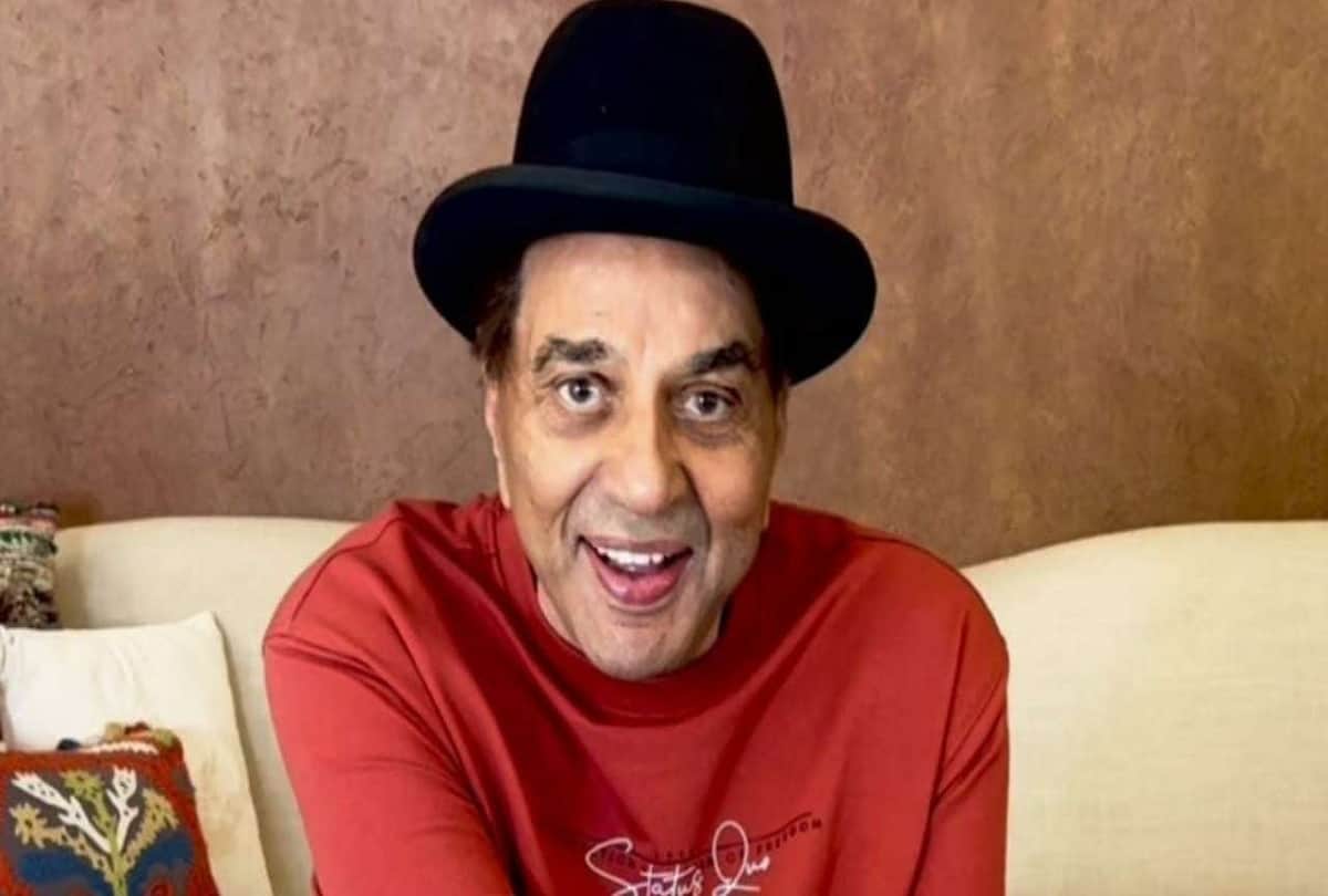Social media: Seeing Dharmendra and Hema Malini photo on the beedi packet the fan give hilarious reaction the actor replied like this