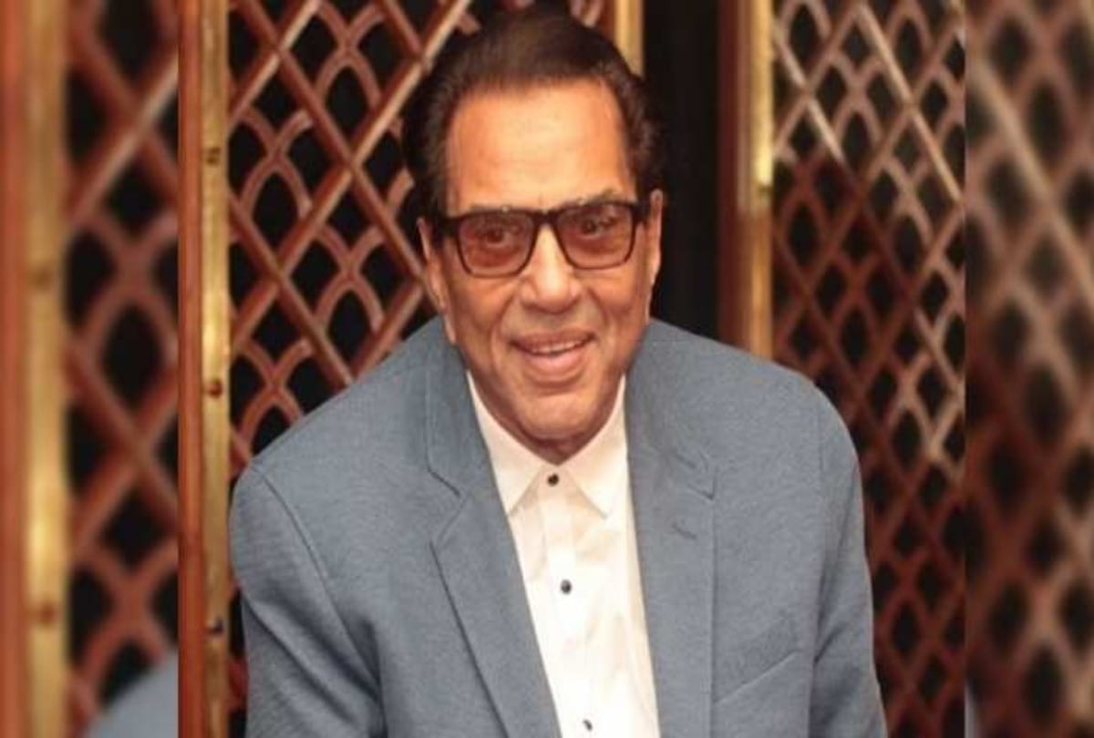 Dharmendra's modest reply to Twitter user calling him mad goes viral